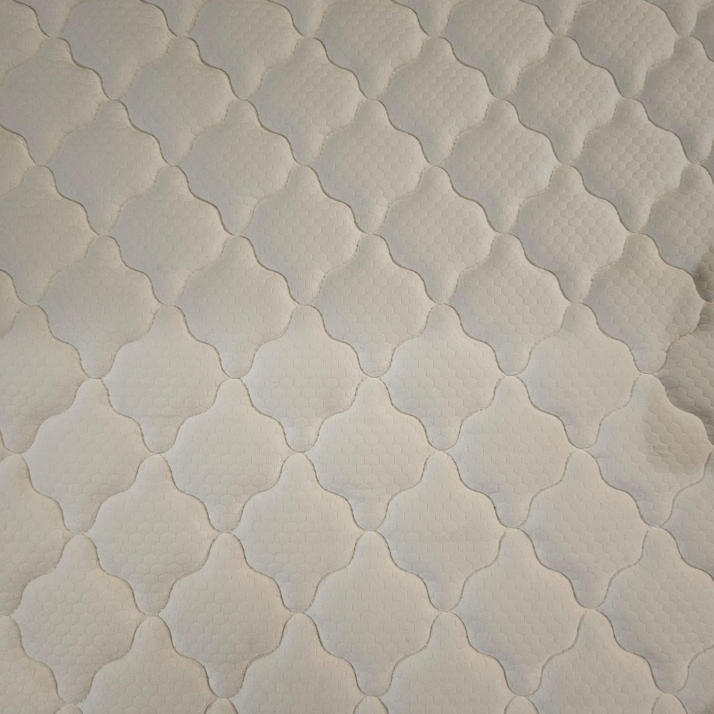 DELUXE HYBRID MATTRESS (VACUUM PACKED)